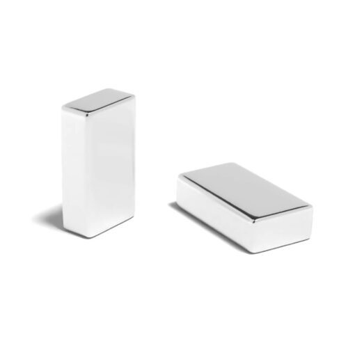 Square block Neodymium Diametrically magnetised with dimensions 35mm x 20mm x 10mm, grade N35, featuring a nickel-copper-nickel coating and an 17.21kg pull force, commonly used for manufacturing, engineering, education and physics / science experiments.